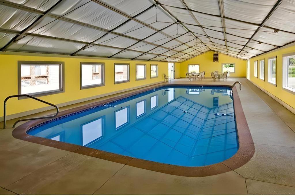 Fairview Inn By Oyo Hesston I-135 Facilities photo