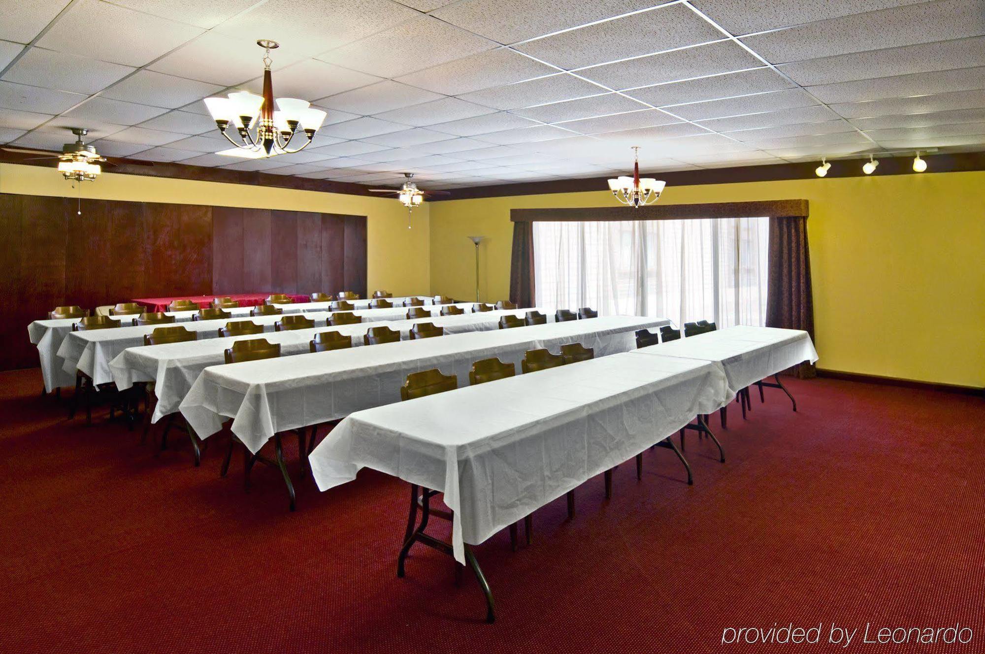 Fairview Inn By Oyo Hesston I-135 Facilities photo